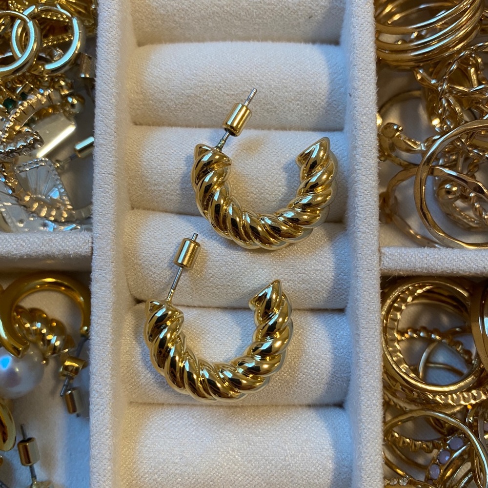 GOLD EARRINGS